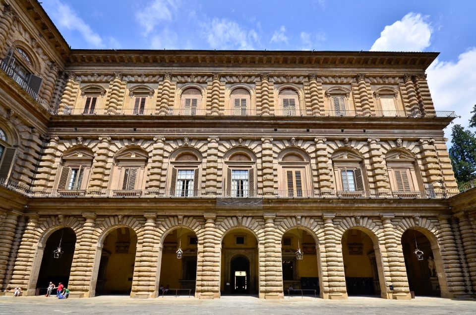 Florence: City Sightseeing Guided Bike Tour - Ponte Vecchio to the Uffizi façade: iconic without the museum marathon