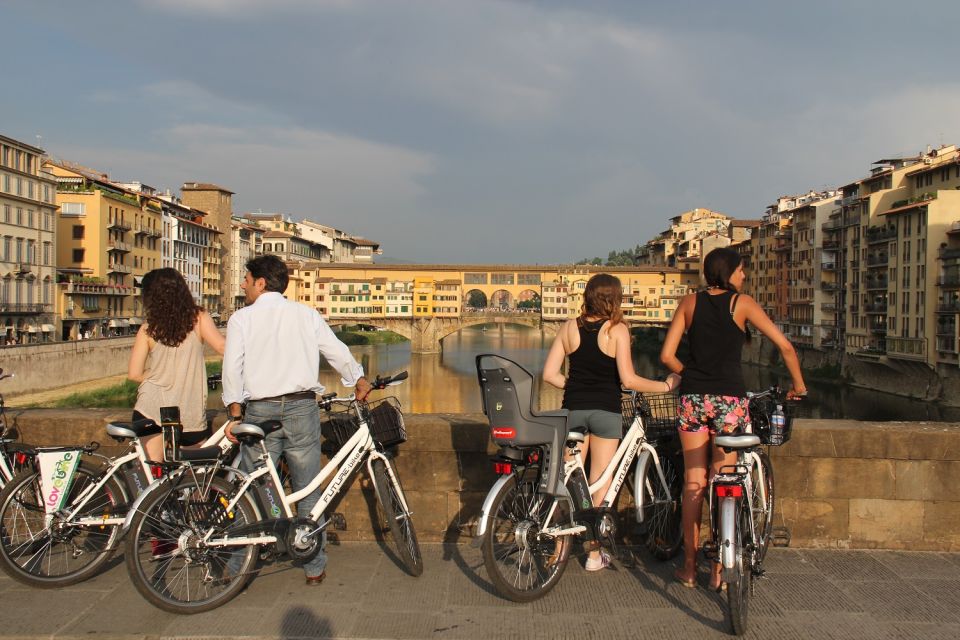 Florence: City Sightseeing Guided Bike Tour - Santa Croce and Piazza della Repubblica: a calm ending with big names