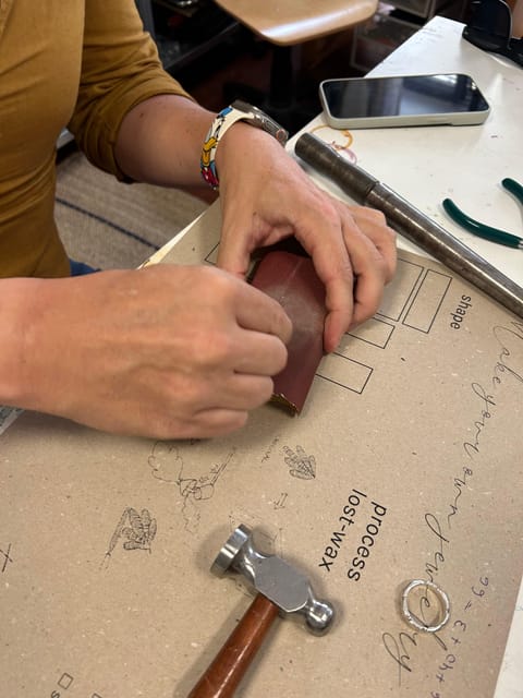 Florence: Custom wedding ring making experience. - A real workshop morning in Florence with Florencia