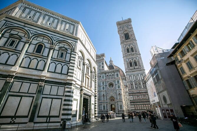 Florence Dome Climb & Private Guided Sightseeing Walking Tour with Hotel Pickup - Ponte Vecchio: why the bridge still works