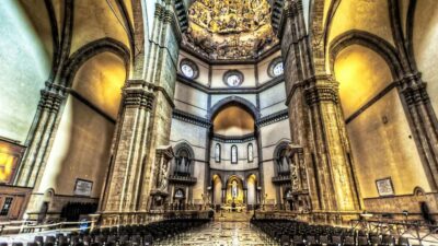 Florence: Duomo Cathedral Guided Tour - Arriving at the meeting point near Piazza del Duomo