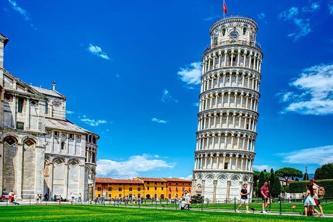 Florence: Duomo Complex with Tickets & City Walk Guided Tour - Piazza della Signoria and the Medici power story