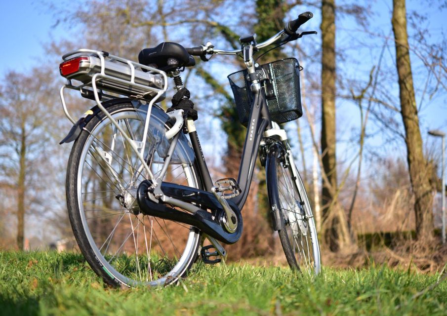 Florence E-Bike tour: Piazzale Michelangelo, Hills & Gelato - Poggio Imperiale’s Medici villa exterior and the countryside rhythm