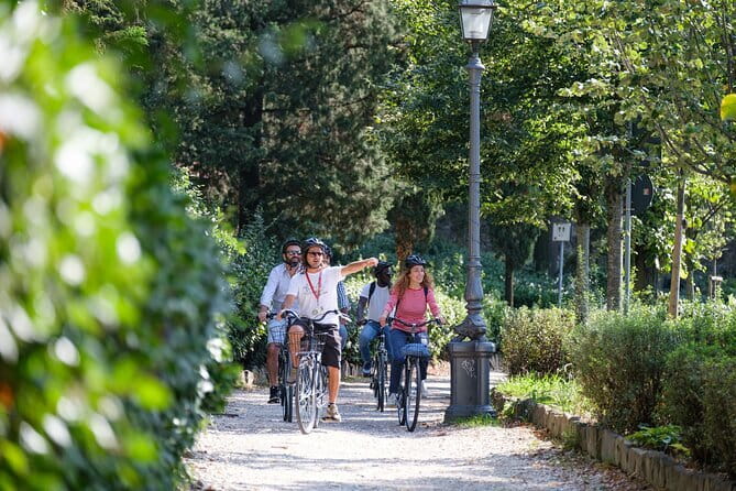 Florence E-Bikes & Sights Tour for Small Groups or Private - Stop 1: Piazza del Grano to the Lungarni for Arno river views