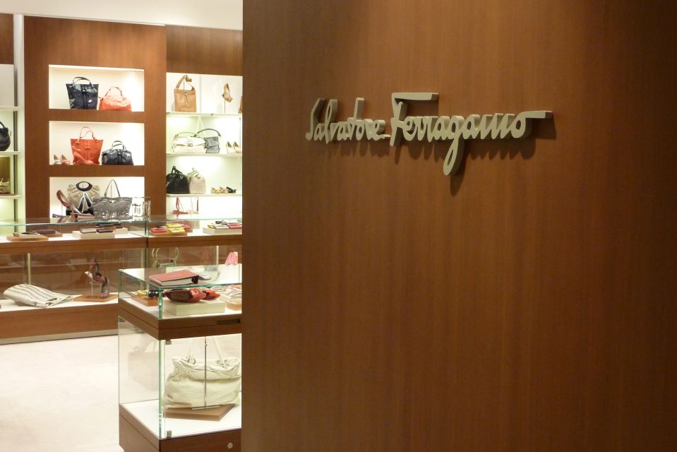 Florence: Fashion Private Tour with Museum Visits - Piazza della Signoria: where Gucci’s museum experience has an address