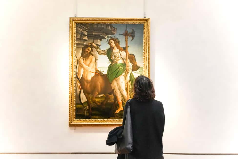 Florence: Fast Track Uffizi Gallery Guided Tour - Courtyards, sight lines, and the Arno-facing views you’ll remember