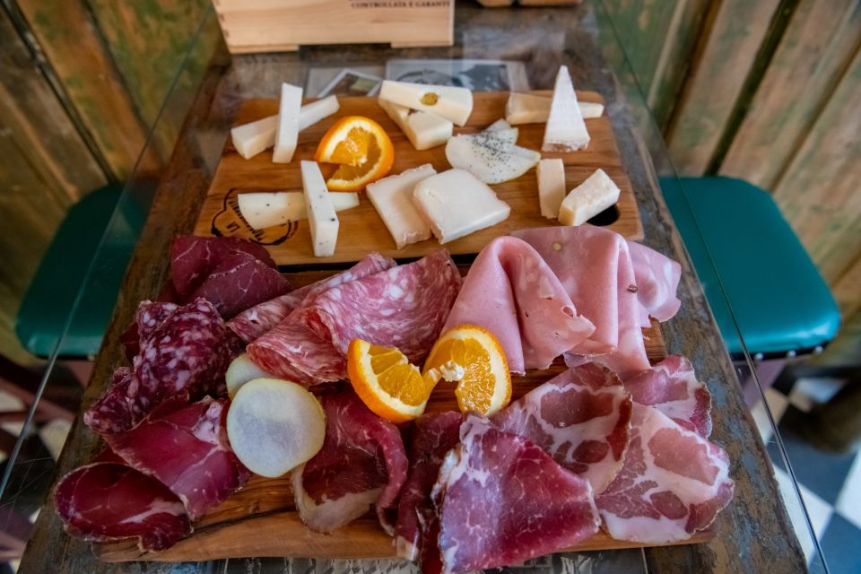 Florence: Flavours of Tuscany Food Tour - Guides that make the food stories stick