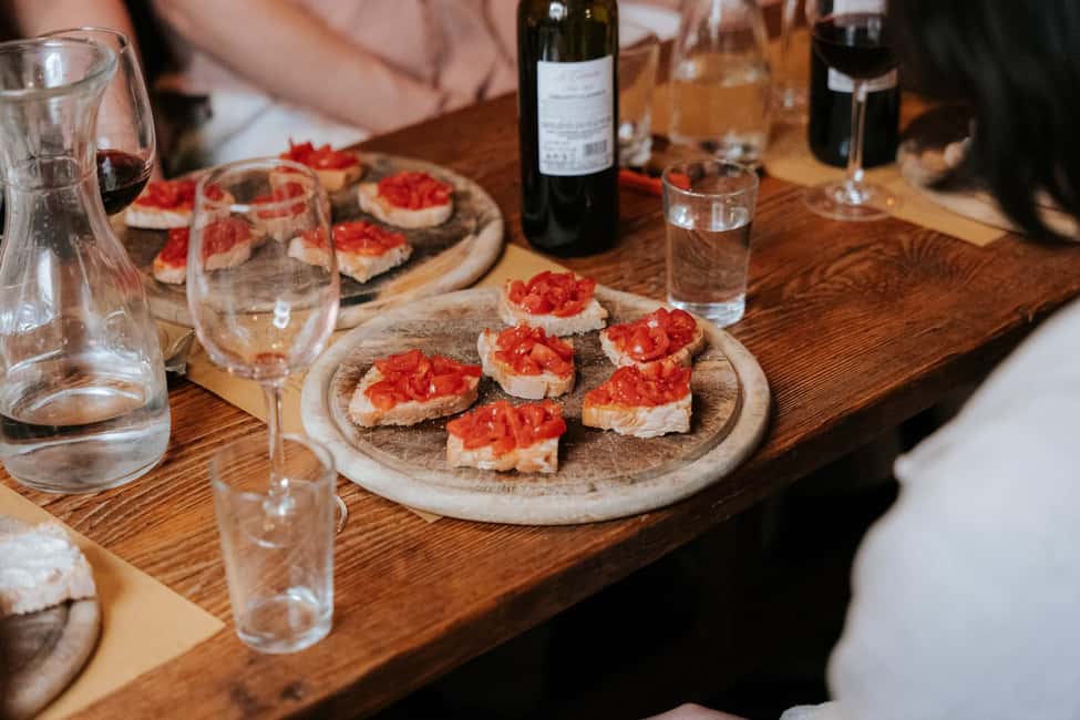 Florence: Food & Wine Tour in Oltrarno Neighborhood - Cocktail time: Learning Negroni like a local
