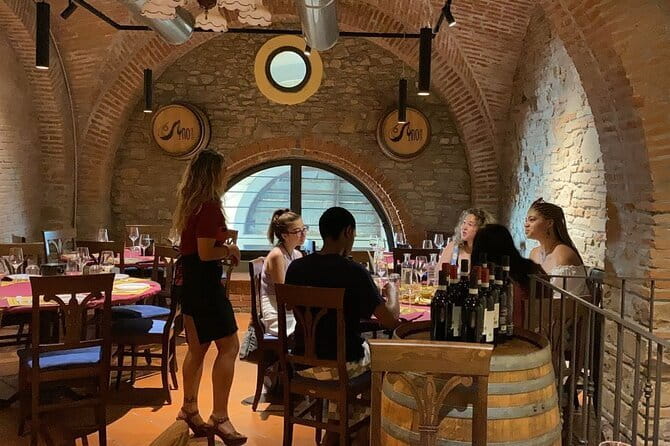 Florence for Wine Lovers: Guided Tasting and Culinary Pairing - The Tuscan appetizer platter: how the food pairing is structured