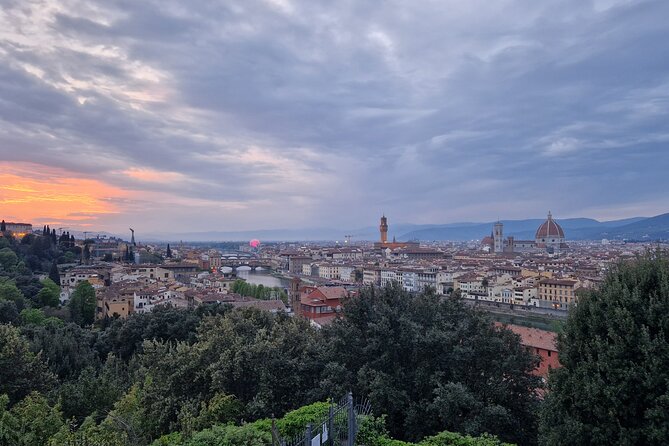 Florence Golden Hour Walking tour with Piazzale Michelangelo - Piazzale Michelangelo: why the tour ends here and how to use your 30 minutes