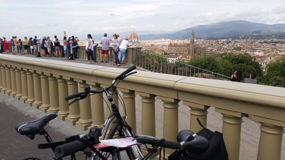 Florence: Guided Bike Tour with Piazzale Michelangelo - Key points at a glance