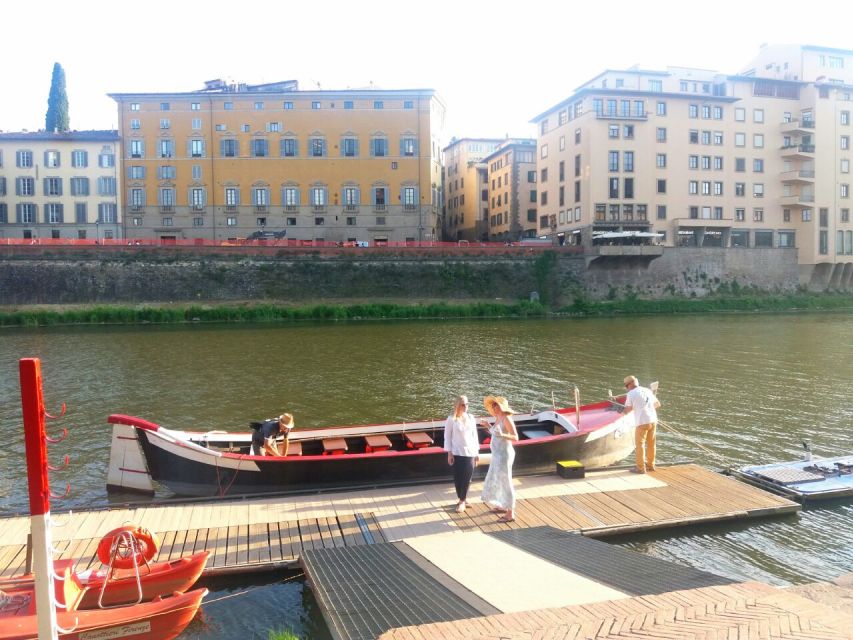 Florence: Guided Gondola Boat Tour with a Glass of Wine - The guided route: what you’ll see along the Arno