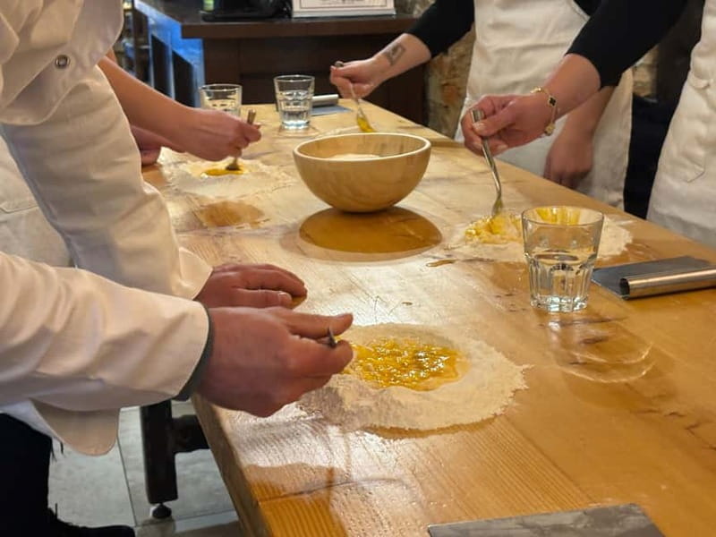 Florence: Handmade Ravioli & Pasta Class with Unlimited Wine - The 10-minute Florence history intro you’ll actually remember