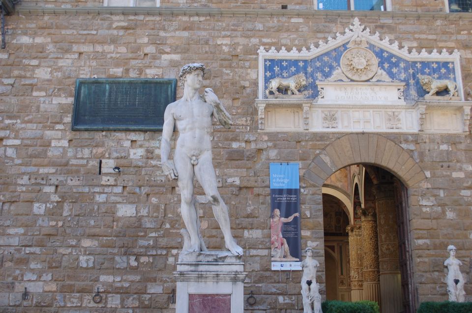 Florence: Highlights and Small-Group Accademia Tour - Piazza della Signoria and Palazzo Vecchio: power, Medici, and sculpture