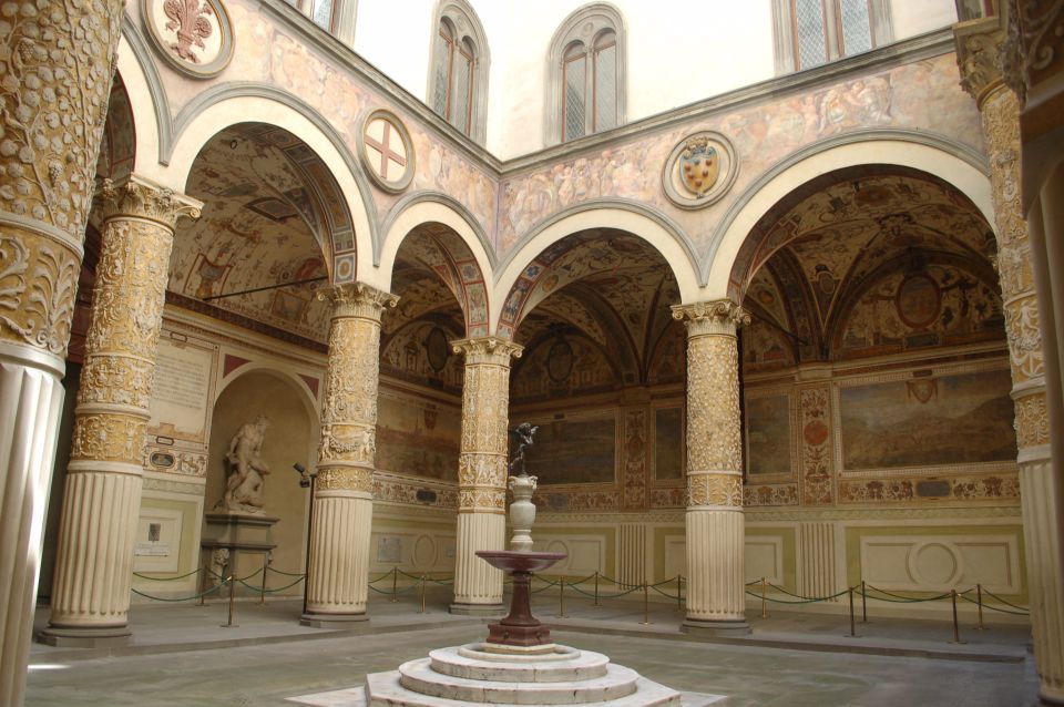 Florence: Highlights and Small-Group Accademia Tour - Ponte Vecchio and the Vasari Corridor: jewelry + the view above