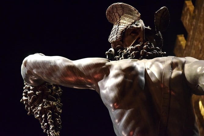 Florence Highlights Walking Tour By Night with Expert Guide - Mercato del Porcellino: The Bronze Boar Moment