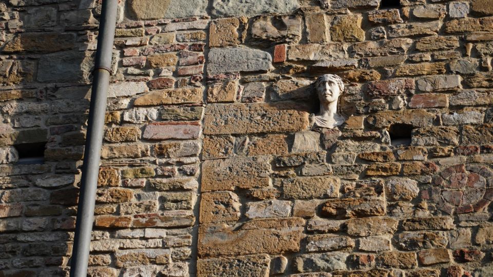 Florence historical centre and legends tour for small groups - Galleria degli Uffizi corridor, Ponte Vecchio, plus gelato and photos