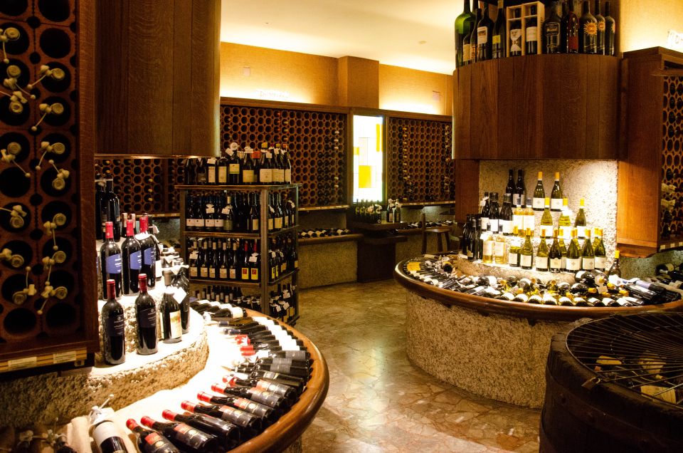 Florence: History Walking Tour with Wine Tasting - Duomo Square and Signoria Square: Where the Stories Land