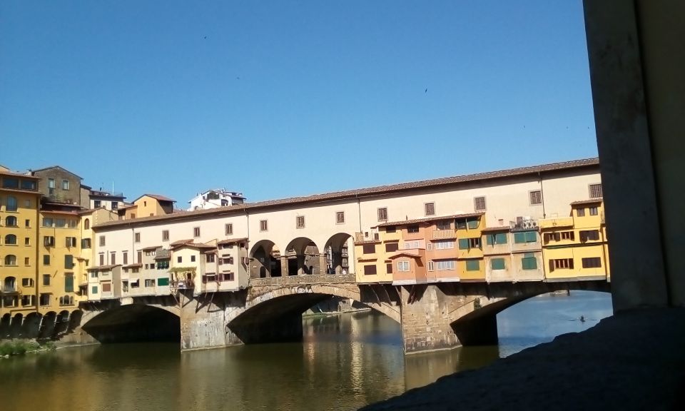 Florence: LGBTQ Renaissance Walking Tour with Mila - Piazza della Repubblica start: where the lesson begins
