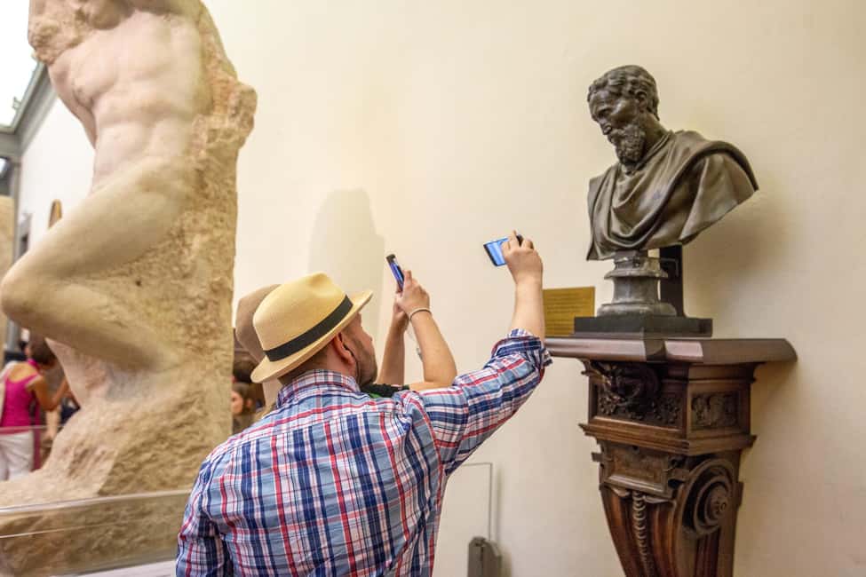 Florence: Michelangelo's David & Accademia Guided Tour - Unfinished Prisoners: the rare creative-process view