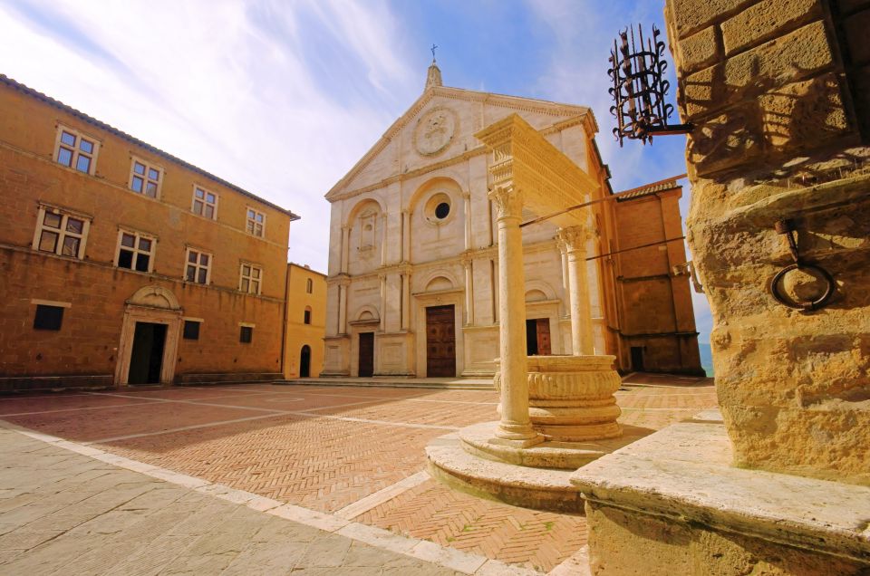 Florence: Monteriggioni & Val d'Orcia Optional Wine Tasting - Pienza: cheese shopping plus the Val d’Orcia photo payoff