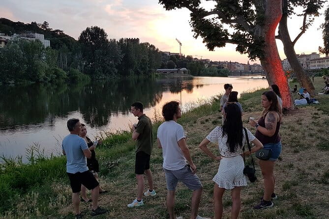 Florence Night Bike Tour with Wine and Aperitivo Picnic included - Duomo to the Arno: Historic Florence Without the Walking Grind