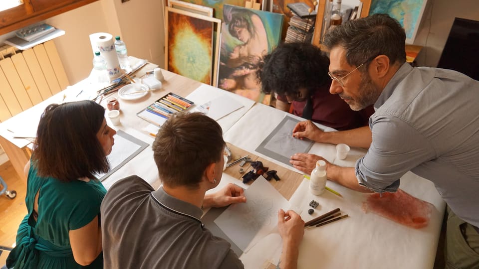 Florence: Painting experience, create your Florentine Lily! - Tips for Looking Sharp During Gilding (and Staying Comfortable)