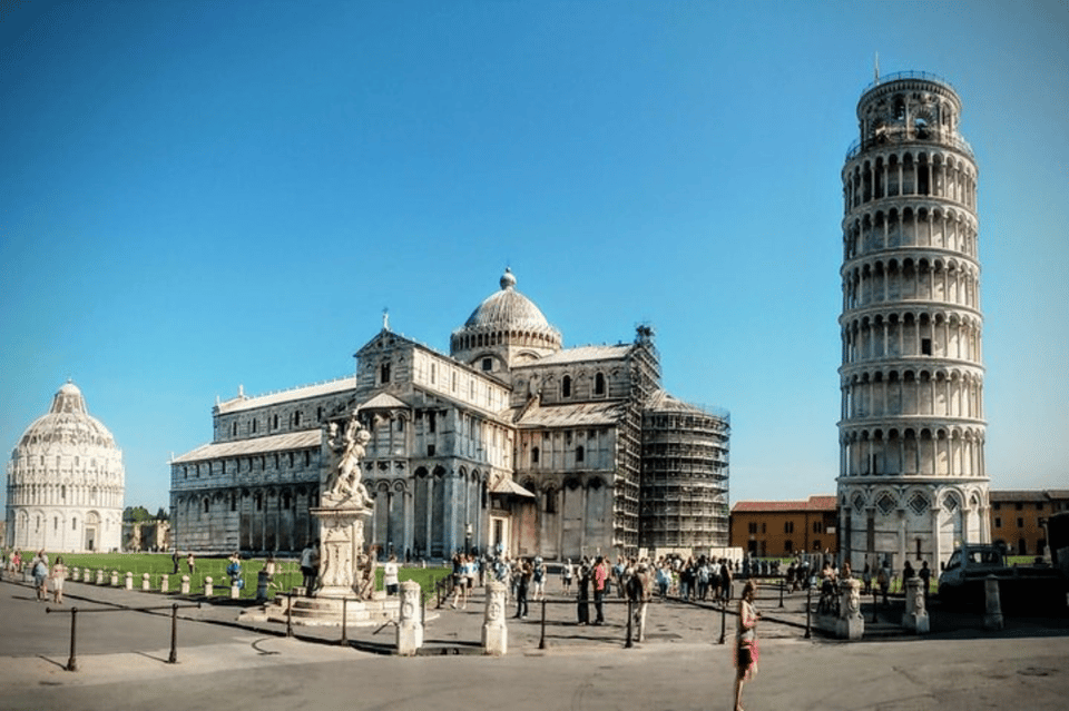 Florence: Pisa and Lucca Private Day Trip - Pisa and the Piazza dei Miracoli: Plan for the Tower Moment