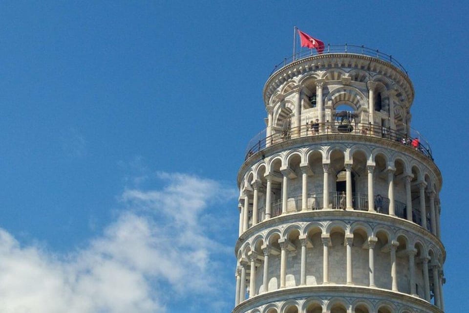 Florence: Pisa and Lucca Private Day Trip - Getting Oriented in Florence: Pickup, Minivan Comfort, Live Commentary