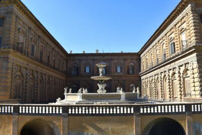 Florence: Pitti Palace Small Group Tour - Meeting point and timing: the walk from the Uffizi area