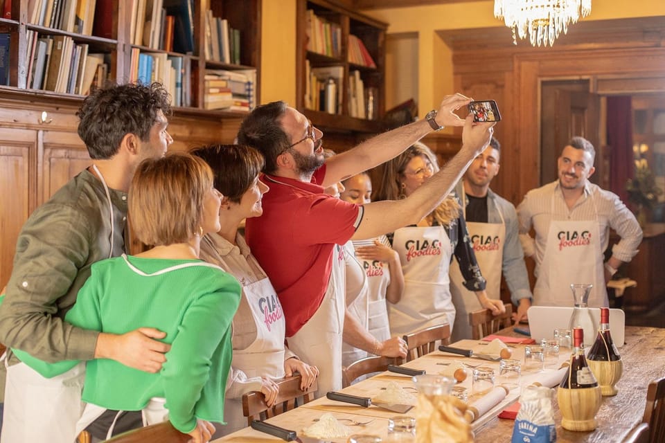 Florence: Pizza and Gelato Experience with Unlimited Wine - A Florence class that feels like dinner, not a show
