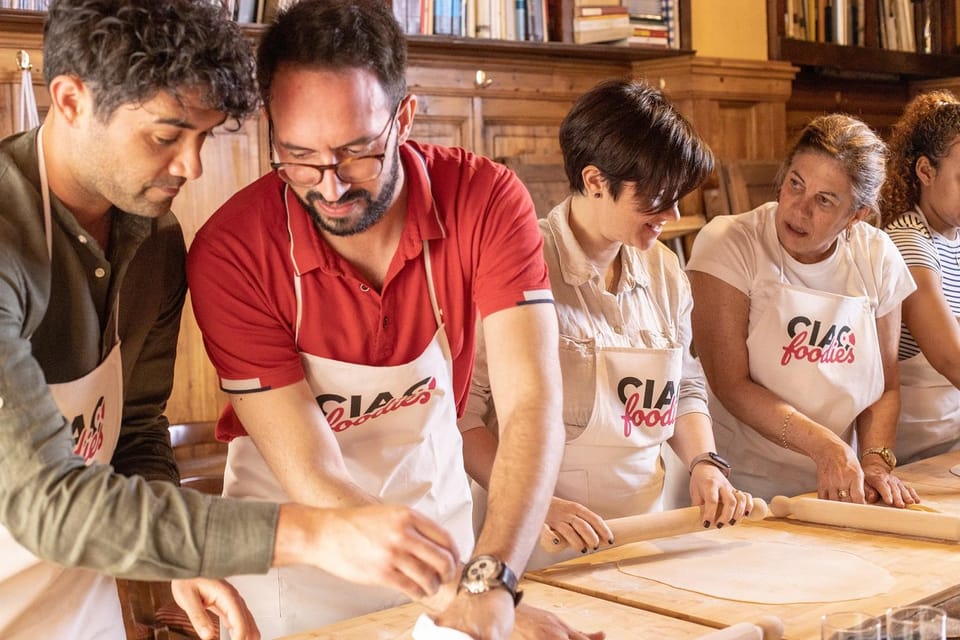 Florence: Pizza and Gelato Experience with Unlimited Wine - The pizza lesson: dough, rest, and the oven moment