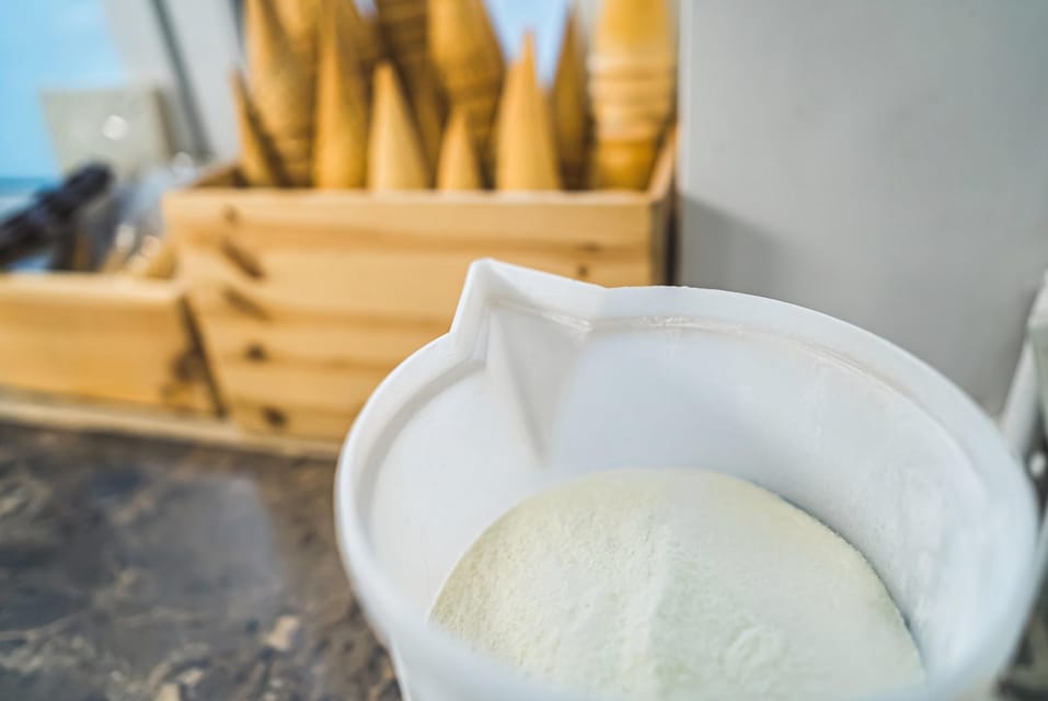Florence: Pizza and Gelato Experience with Unlimited Wine - Gelato workshop: making the classic dessert the real way