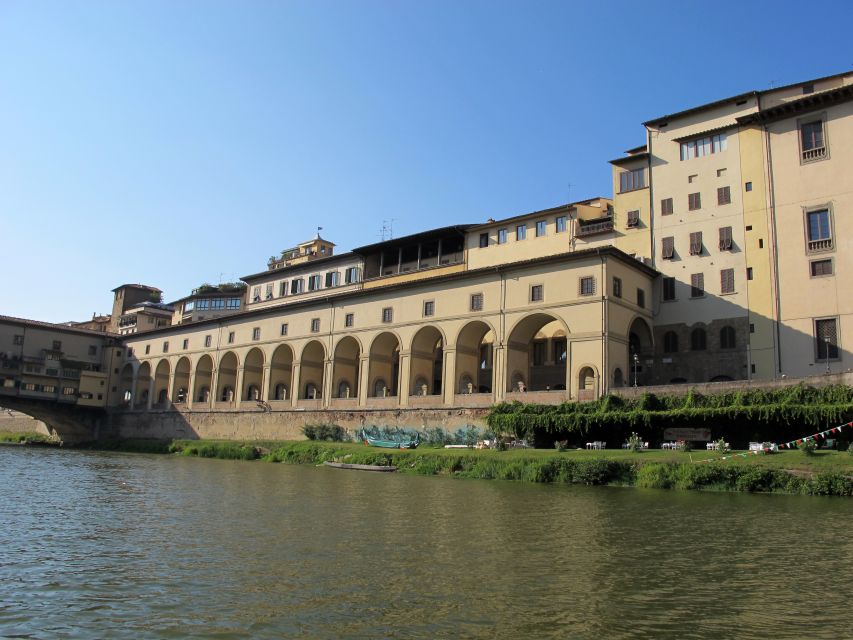 Florence: Ponte Vecchio Rafting Experience with Aperitif - Vasari Corridor Photo Stop and Ponte Santa Trinita Aperitif