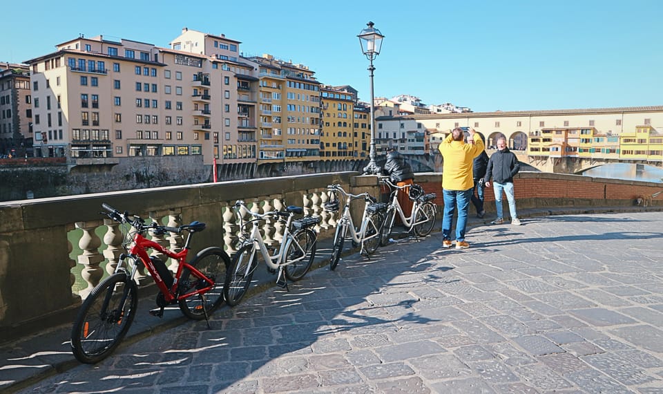 Florence Premium E-Bike Tour + Photo Shoot and Tastings - San Frediano dessert stop: where the tastings land