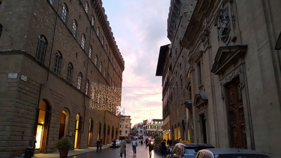 Florence: Private 4-Hour Walking Tour with Eugenia Gasheeva - Piazza dei Signori: statues you can actually interpret