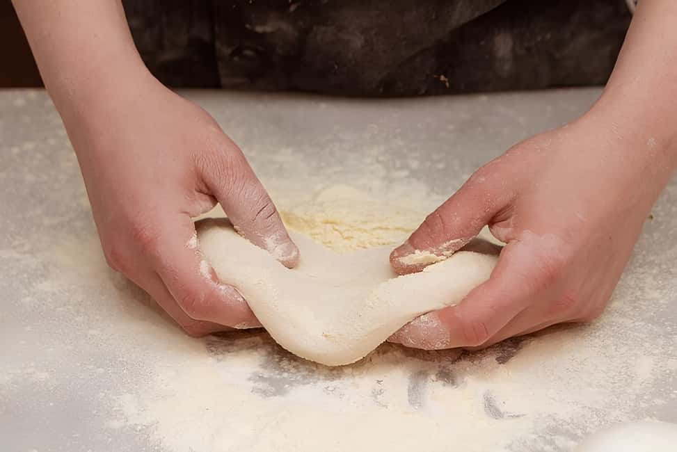 Florence: Private Pizza Making Class with Wine Tasting - Your meal: sit down, eat your pizza, and don’t rush it