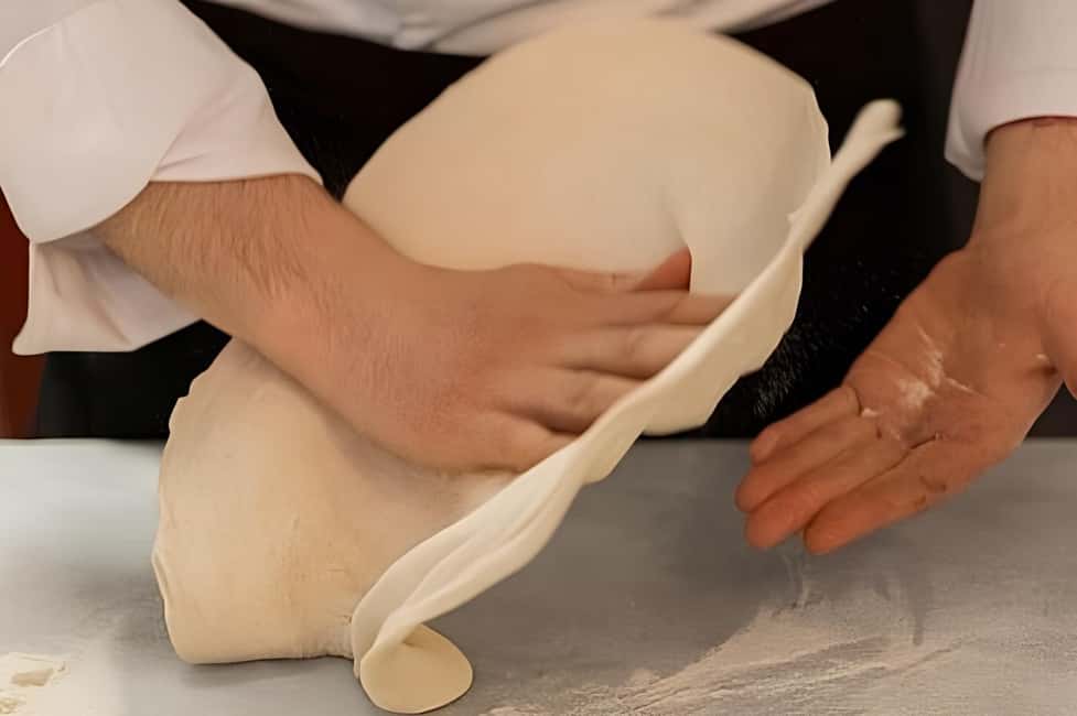 Florence: Private Pizza Making Class with Wine Tasting - Should you book this pizza class in Florence?