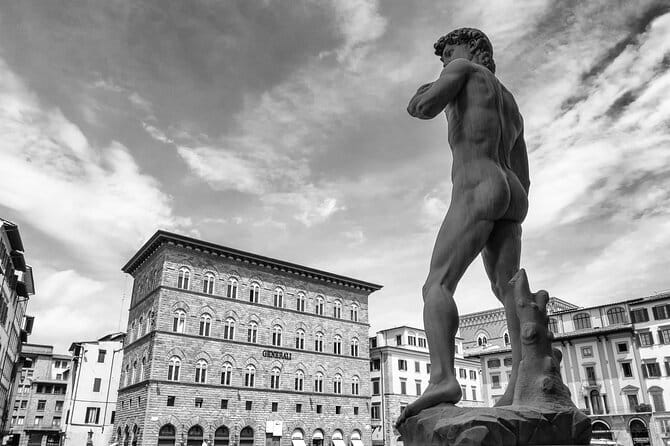 Florence: Private walking guided tour - Starting at Piazza del Duomo: San Lorenzo and the Medici backstory
