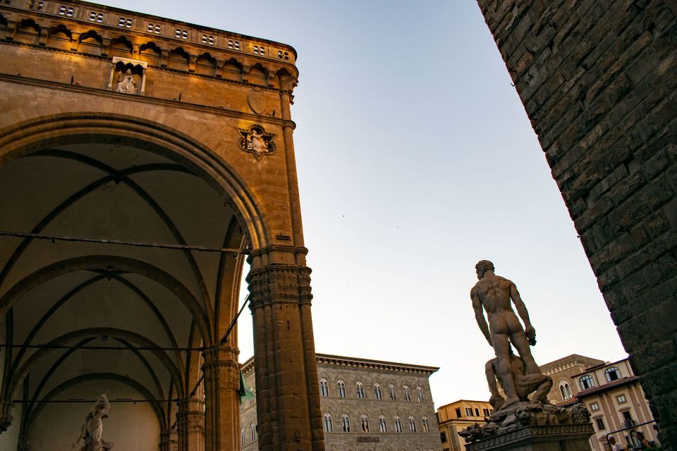 Florence: Renaissance City Walking Tour - Oltrarno, S. Frediano, and Santo Spirito: artisan Florence away from the lines
