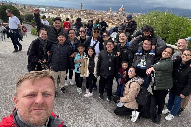Florence : Scenic tour of Piazzale Michelangelo with tasting - Getting your bearings at Porta Romana