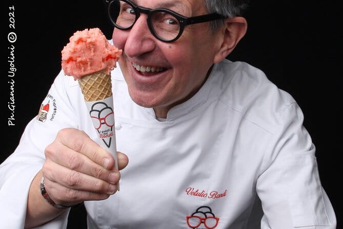 Florence Semi-Private Gelato Making Experience with Max 6 People - Behind the counter: how to scoop like a pro