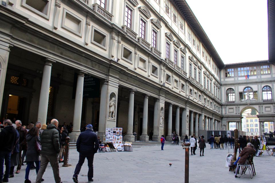 Florence: Skip-the-Line Uffizi Museum Tour Kids & Families - A 2.5-hour Uffizi route made for families (not museum marathons)