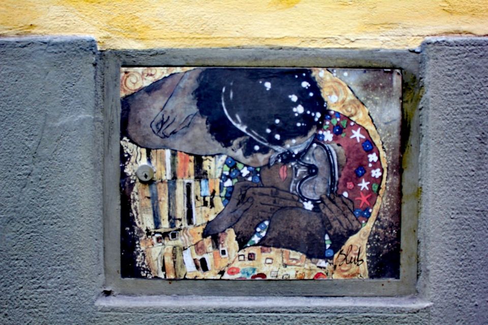 Florence: Street Art Tour - Piazza della Signoria: Where Power Meets Protest (and Humor)