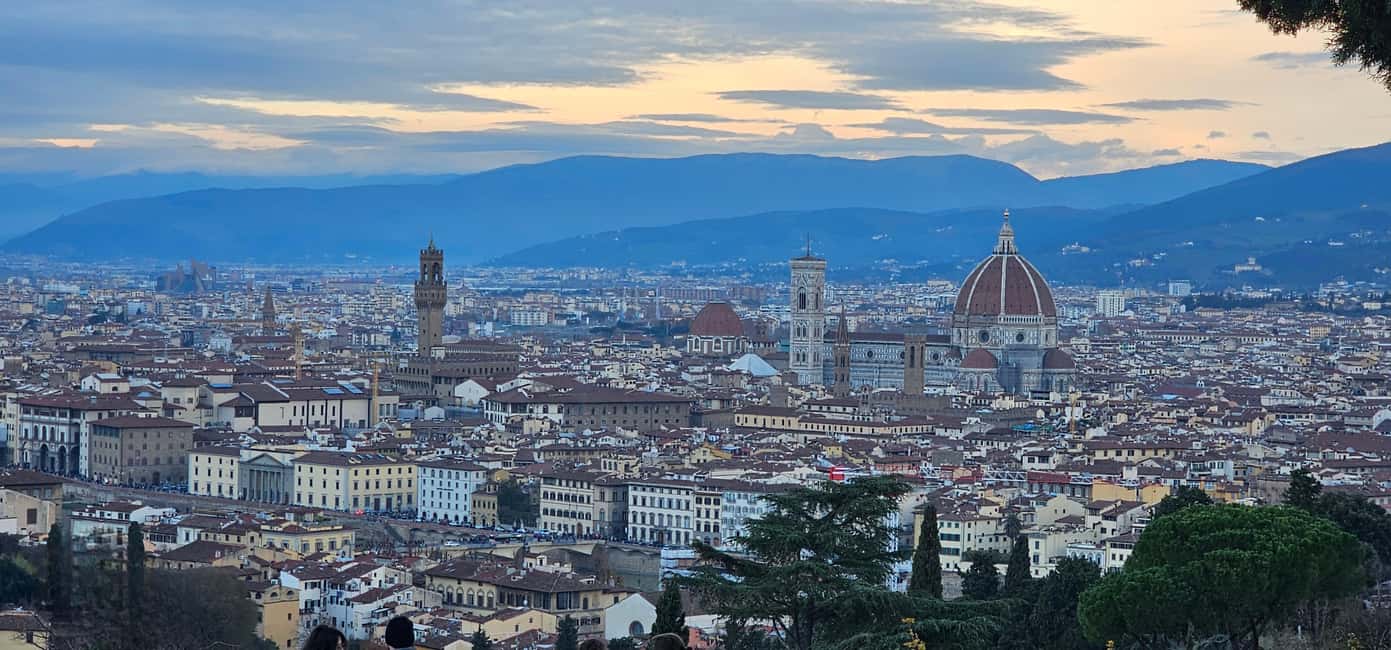 Florence: Sunset Bike Tour - Getting oriented fast: Duomo, Signoria, and Republic Square