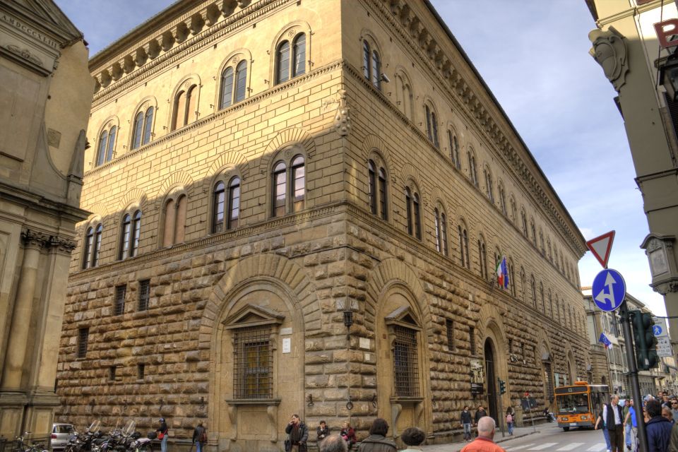Florence: The Medici Experience Tour - Albizi Palace: A Quick Stop With a Big Purpose
