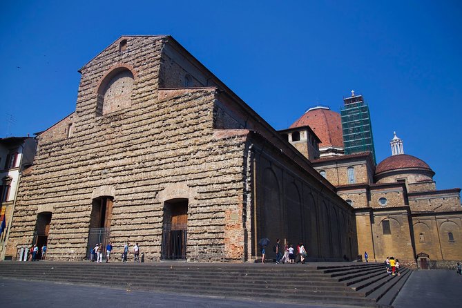 Florence - The Medici's Private Walking Tour - Ponte Vecchio and the Vasari Corridor: the Medici secret path above the shops