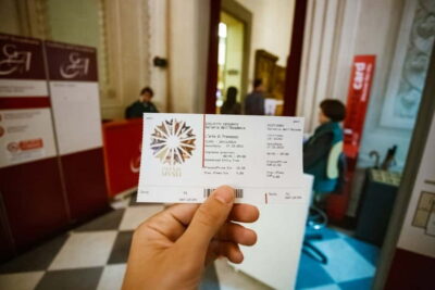 Florence: Timed Entrance Ticket to Michelangelo’s David - Picking your entry time and using the red/green queue