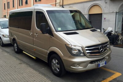 Florence to Rome with LIMOSERVICEINITALY - Private vehicle comfort: what you get in the air-conditioned ride
