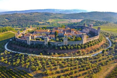 Florence: Tour San Gimignano, Monteriggioni & Chianti Hills - Poggio ai Laghi Winery: lunch plus tastings built around local icons